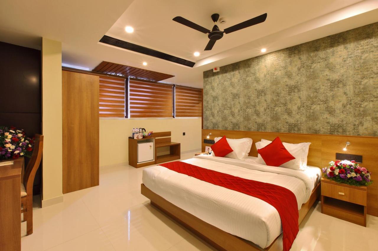 Hotel Novark Munnar Kallar Vattiyar Bagian luar foto